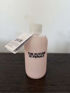 bkr Paris Future is Female Little 500ml
